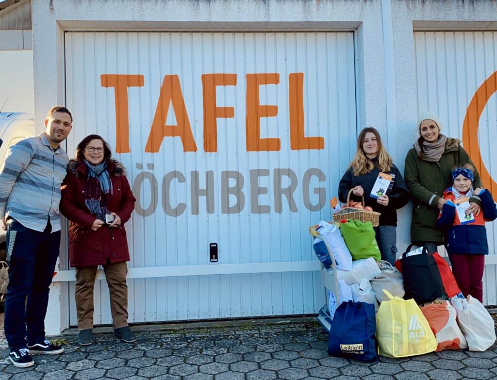 Realschule Hoechberg packt Tafel-Taschen
