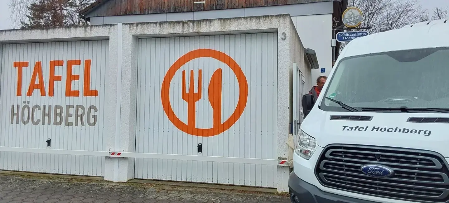 Garage der Tafel Höchberg mit Fahrzeug
